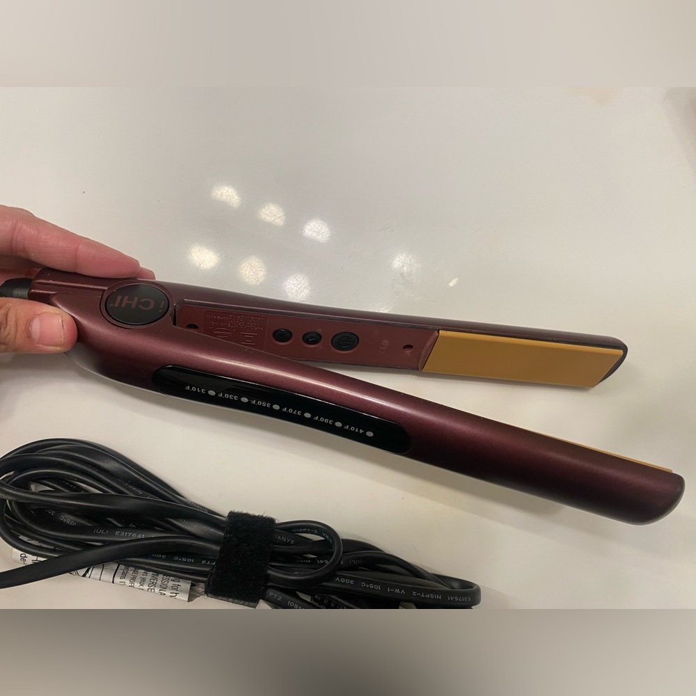 CHI hair straightener